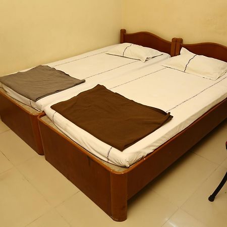 Sri Sai Krishna Deluxe Lodge Hyderabad Eksteriør bilde
