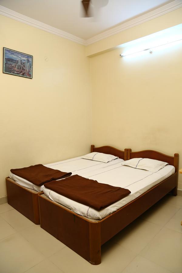 Sri Sai Krishna Deluxe Lodge Hyderabad Eksteriør bilde
